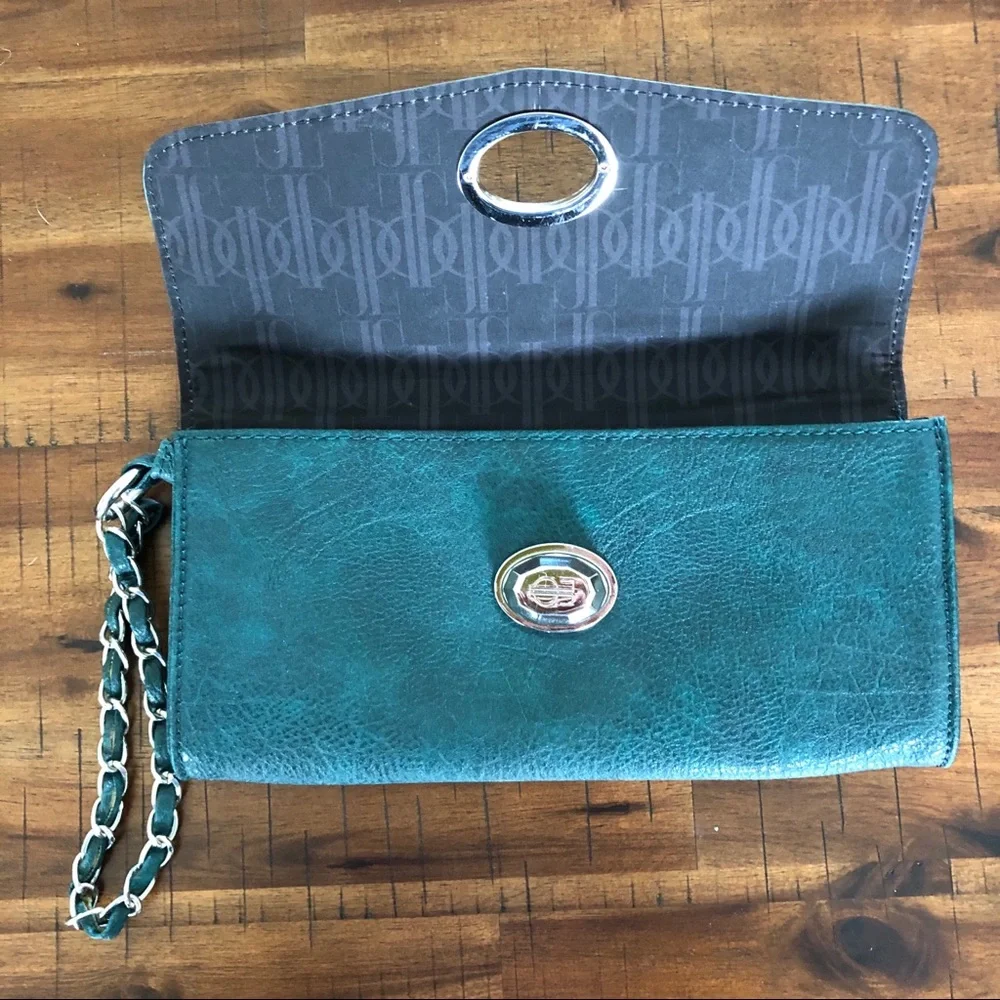 Jennifer Lopez Clutch